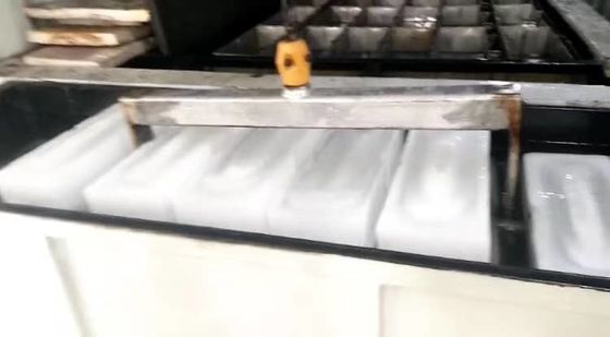 500kg/day-50t/day 공기 냉각 콘덴세이션으로 자동 소금 덩어리 얼음 기계